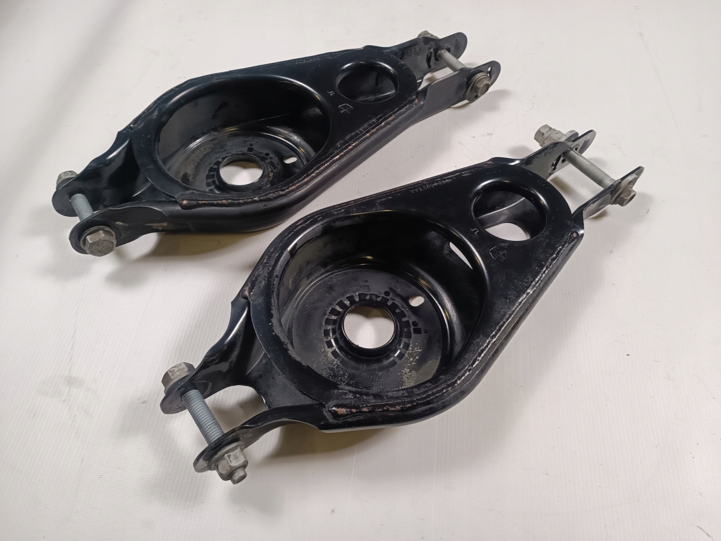 Querlenker heck links rechts Chrysler Pacifica 2016