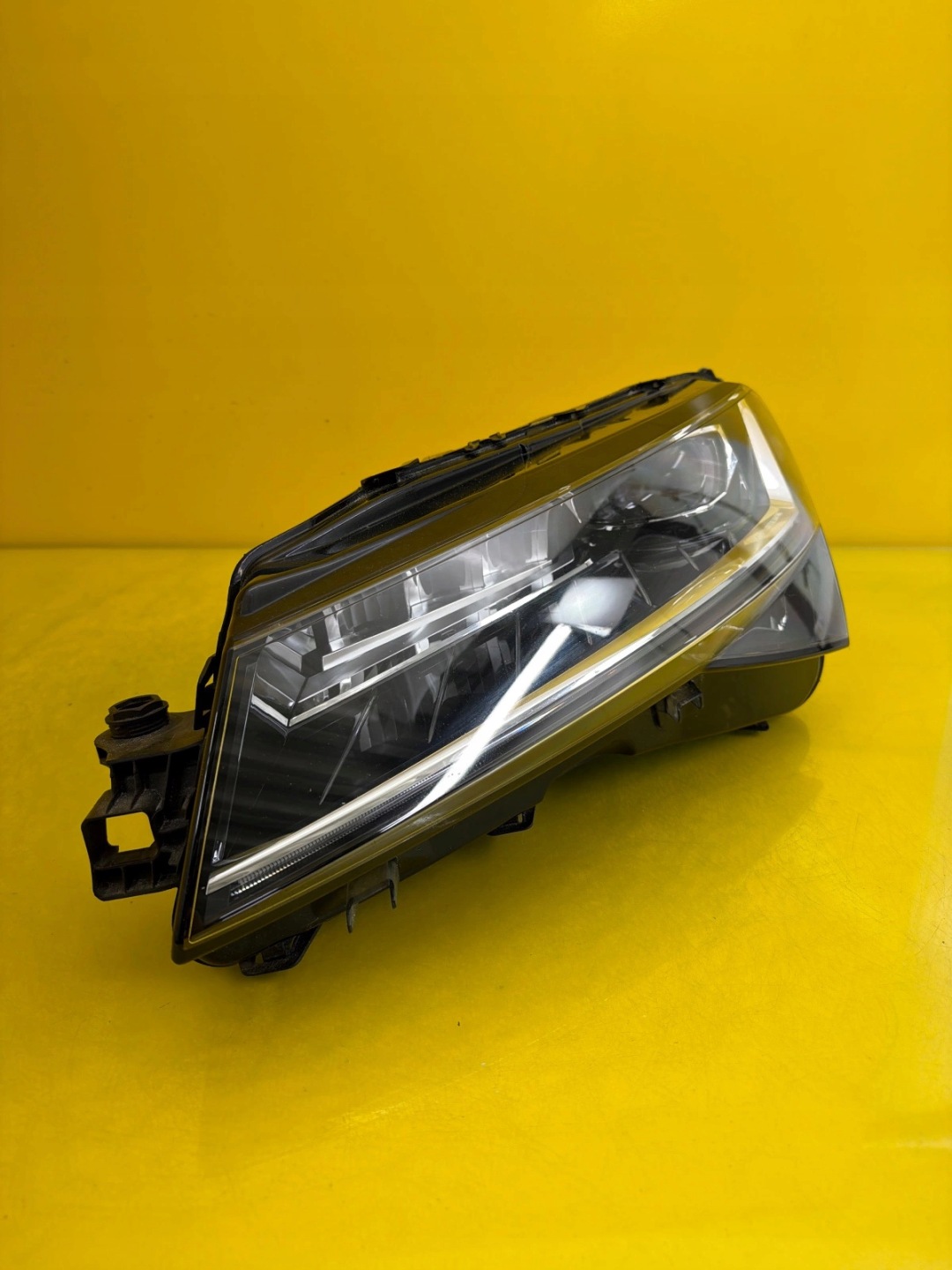 light left Skoda Superb 3V1 III 3 Lift Full Led 3V1941015D