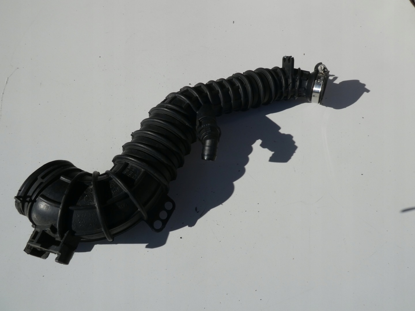 trouba hadice intercoolera VW 7E0129615E