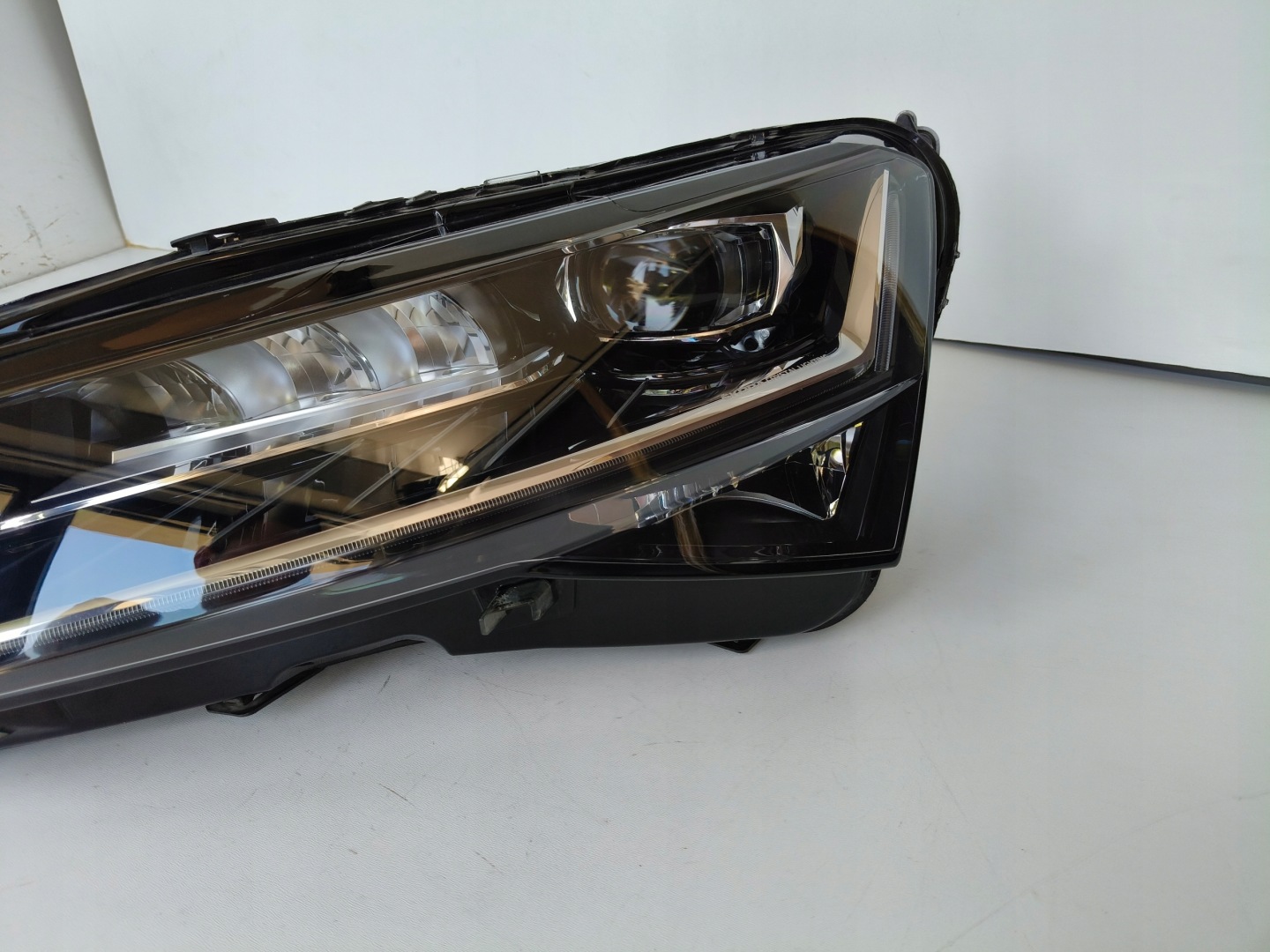 light left REFLEKTOR SKODA SUPERB III 3V 3V0 19- LIFT FULL LED