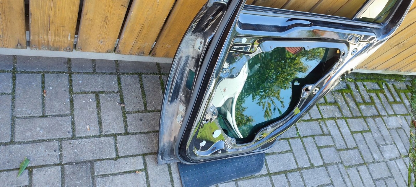 Tür heck hinten rechts VW Golf V kombi LC9X
