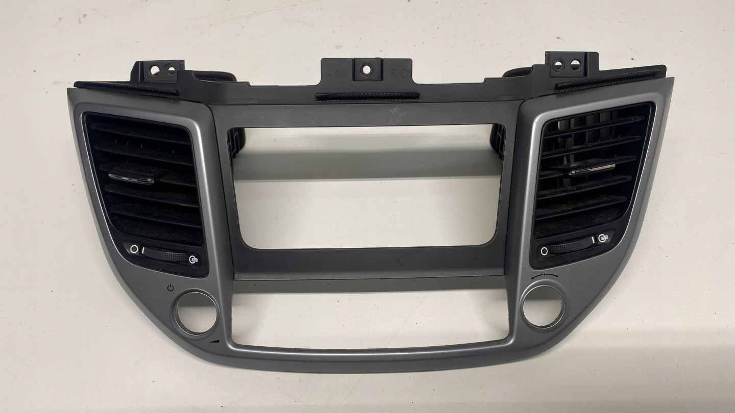 HYUNDAI TUCSON II grid air conditioning devices frame RADIA console 15-18