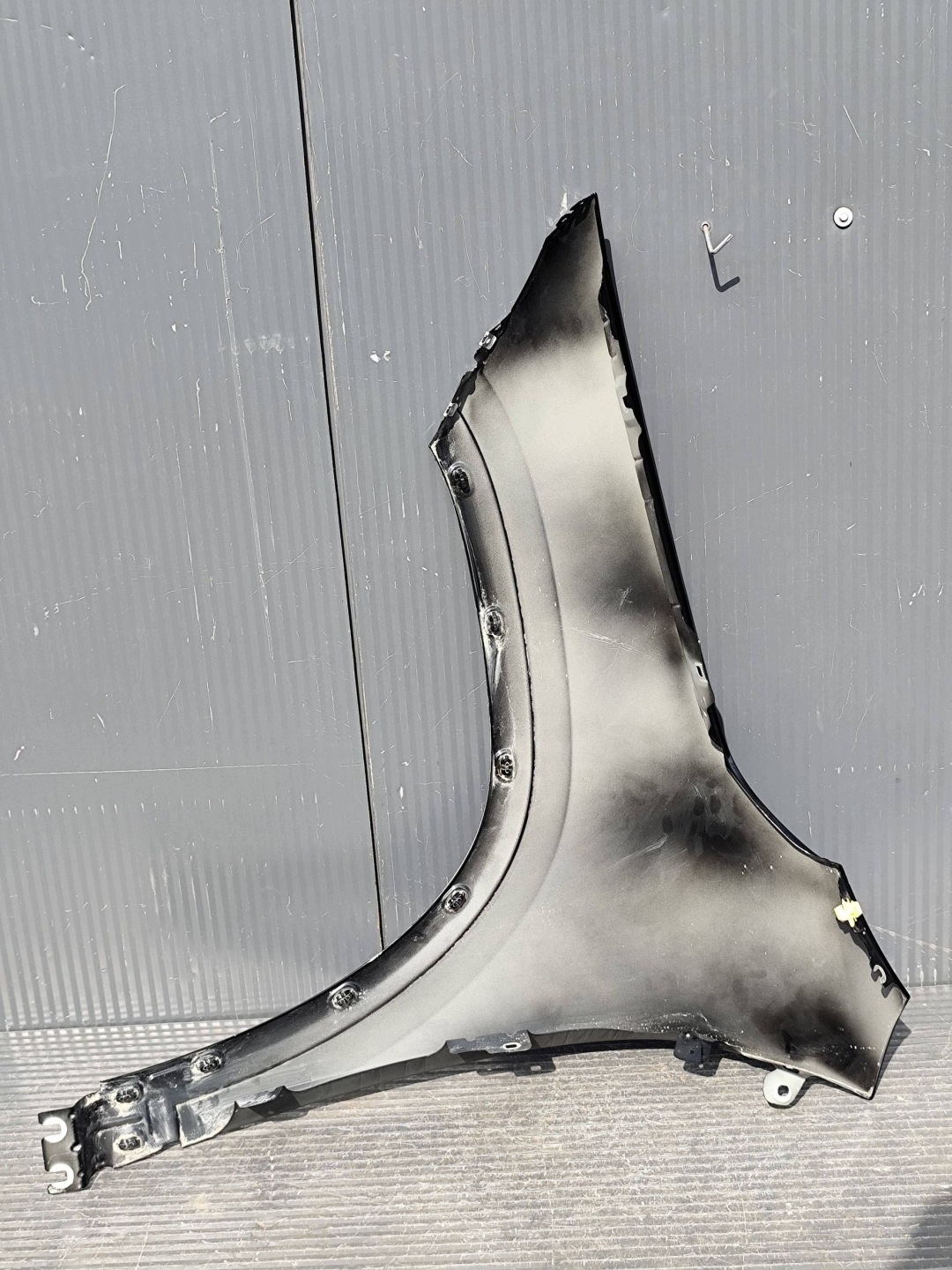 MERCEDES GLA 247 fender front right
