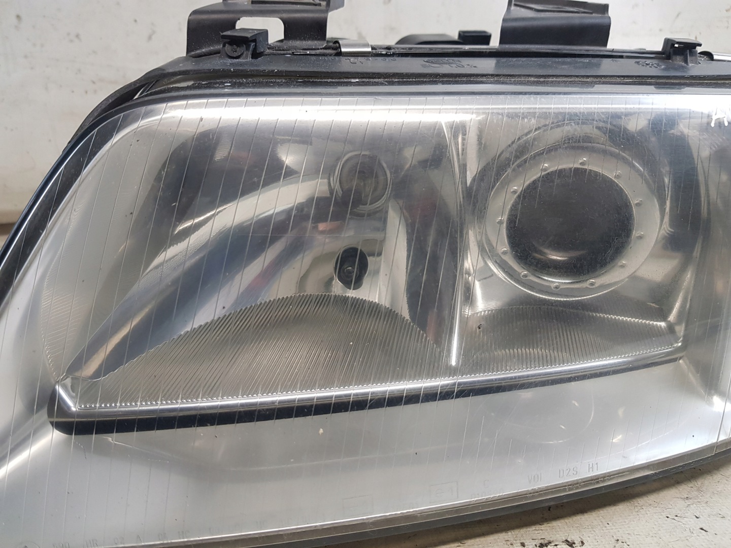 AUDI A6 C5 97-01 XENON light left front REFLEKTOR EU