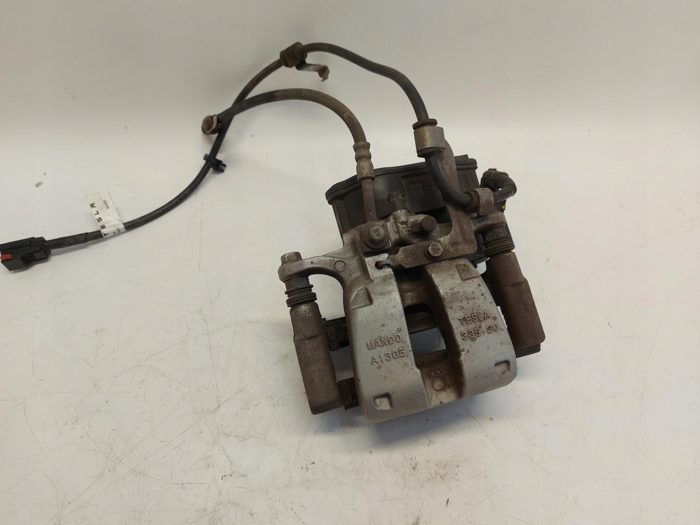 TESLA MODEL Y 2024r caliper brake right rear part