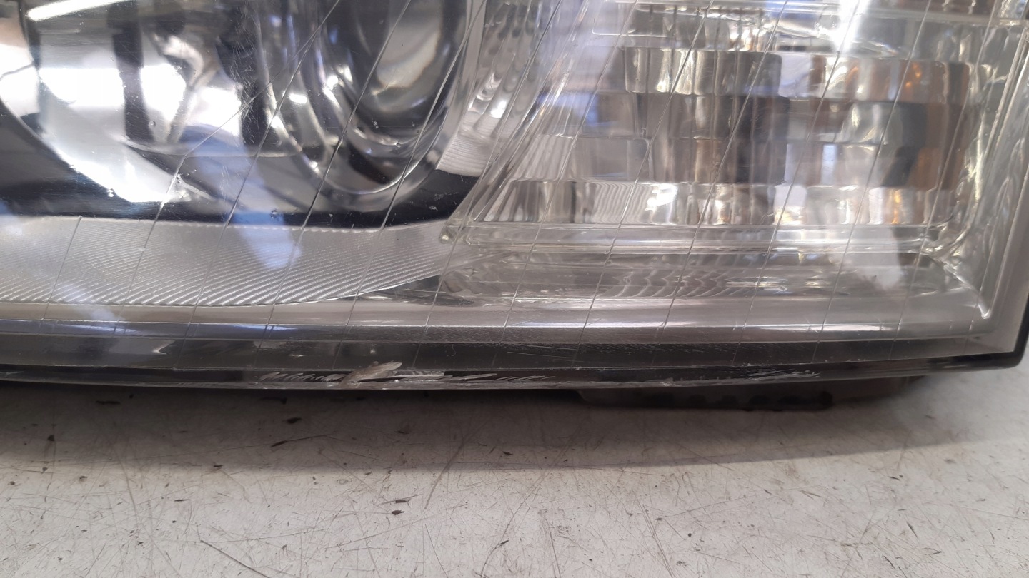 light xenon skretna left front Hella europa Audi A8 D3