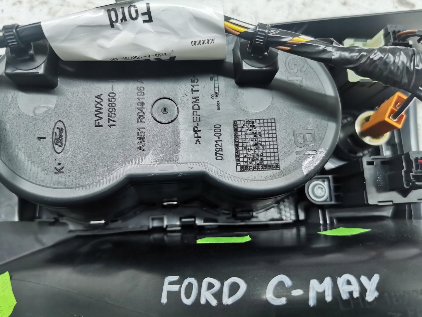 TUNEL mitte FORD C-MAX II CV44S045M18ABW EU