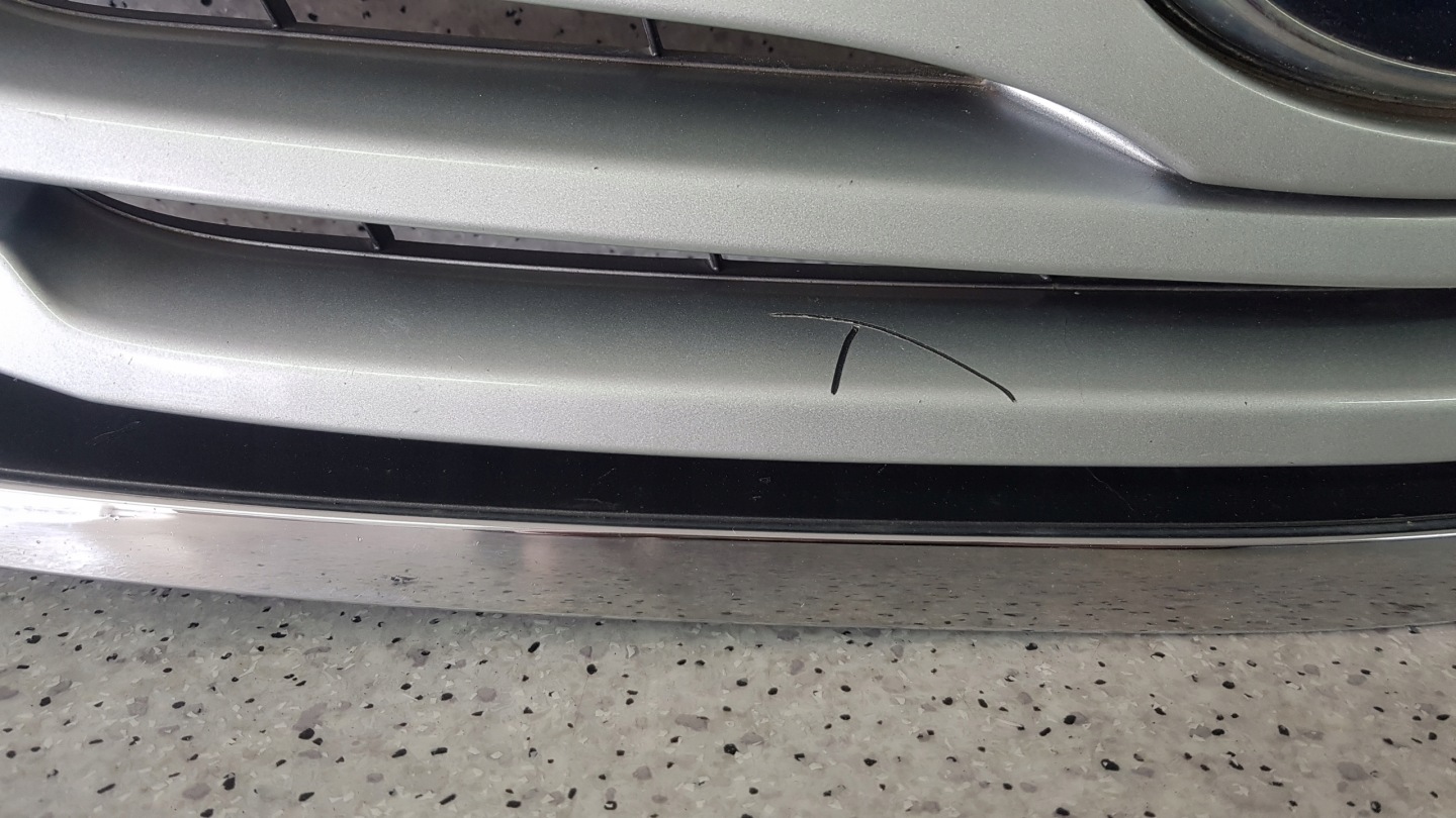 SUBARU OUTBACK 4 IV 2009 - GRILL GRILL D 9424