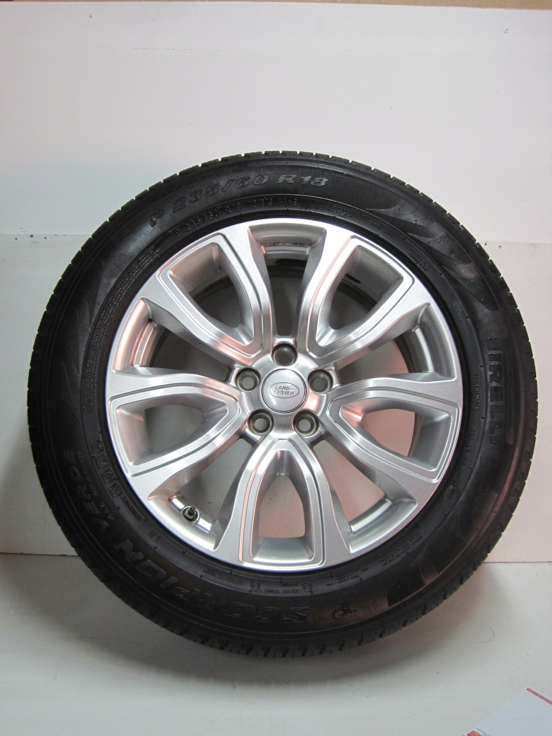 wheels discs tyres Range Rover Evoque R18 5MM M+S