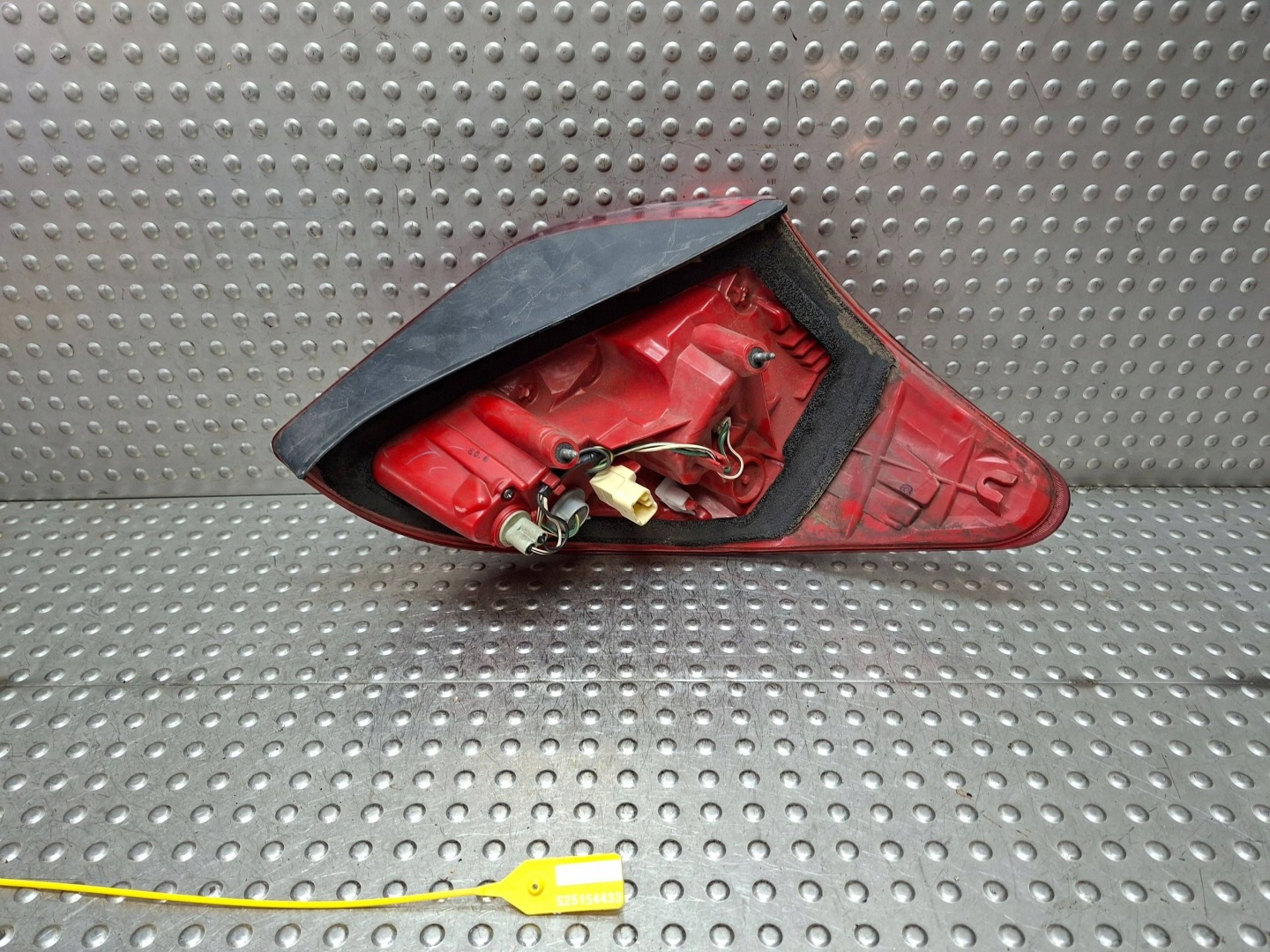 light rear part left TOYOTA RAV 4 III 06-09 EU