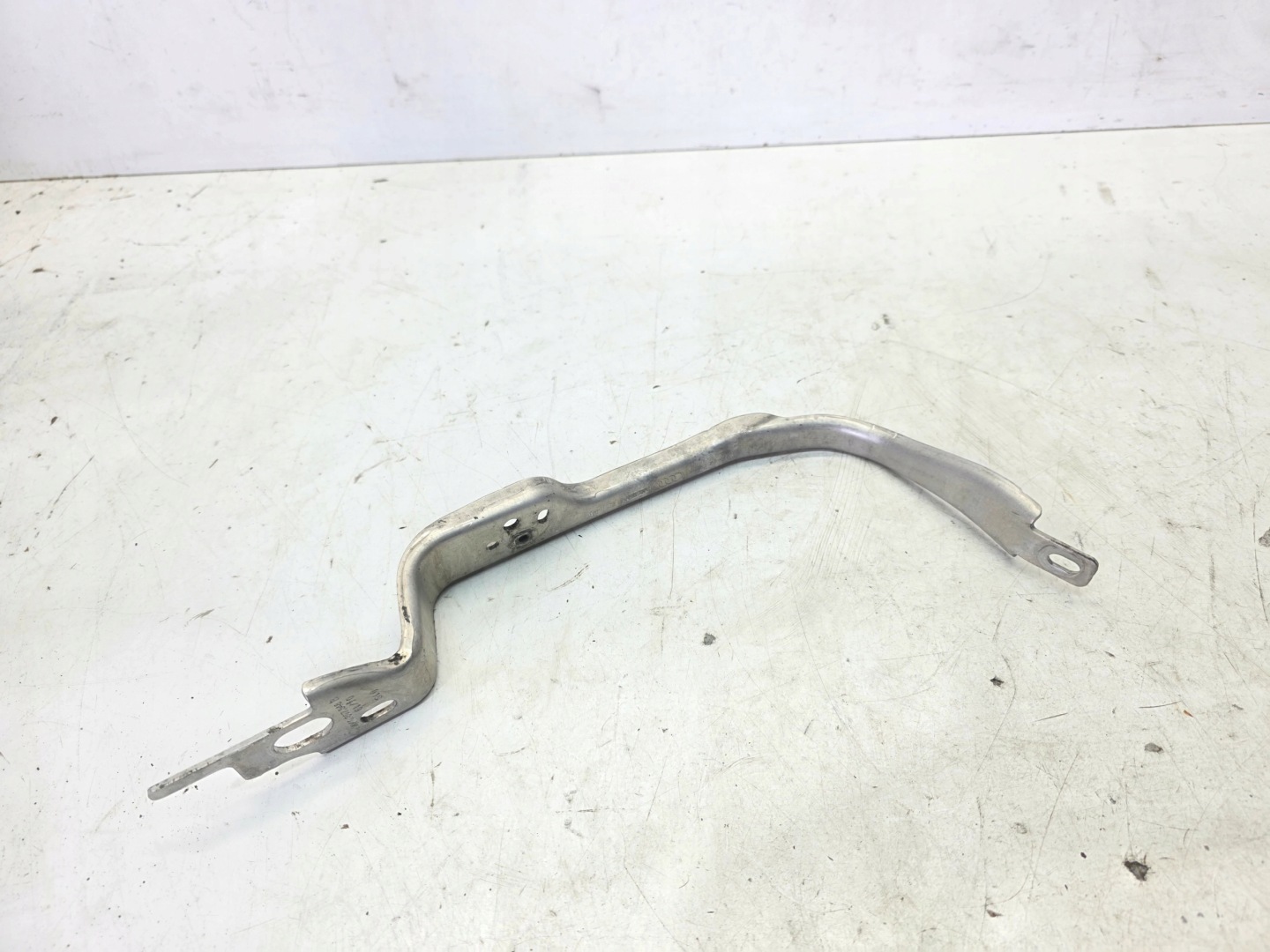 bracket holder radiator AUDI A6 C8 4K0807348B right