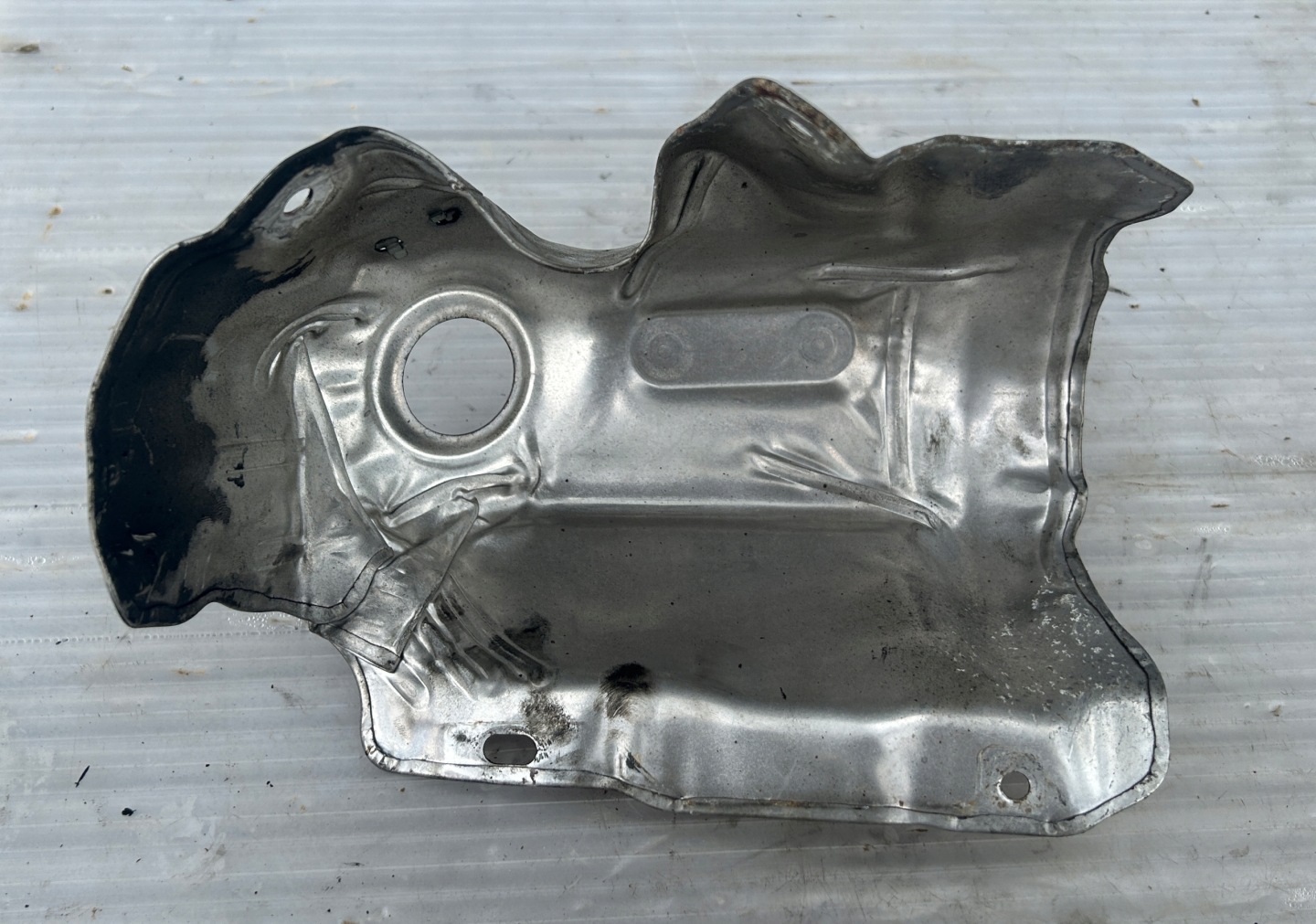 Blende Abdeckung TERMICZNA KATALIZATORA CITROEN C3 III 16- 9824001580