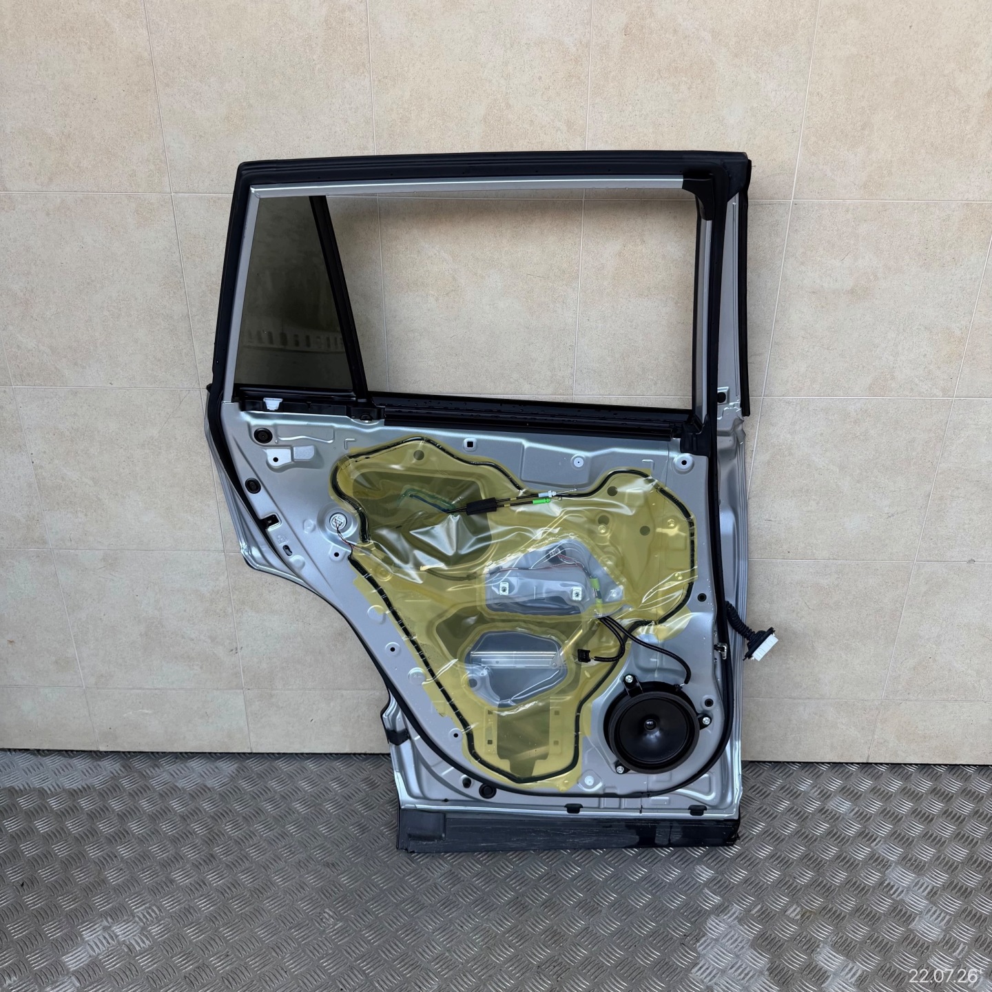 door complete rear. left TOYOTA COROLLA CROSS 2025 ROK