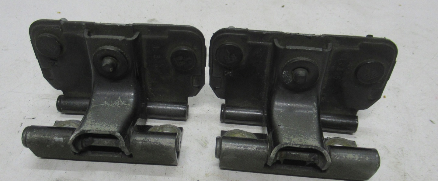 JEEP CHEROKEE WK 08R hinge bonnet rear part KPL