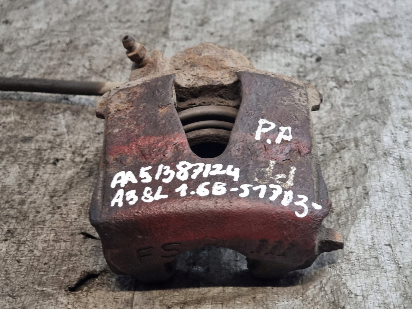 caliper brake right front AUDI A3 8L 1.6B 75kW 01r
