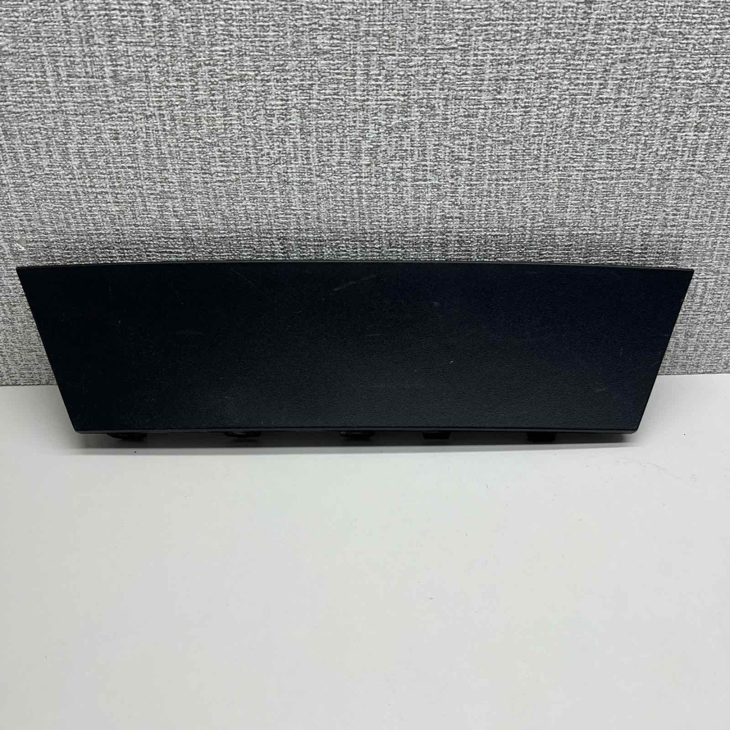 TESLA Y Abschleppöse HOLOWNICZEGO heck 1494009-00-B