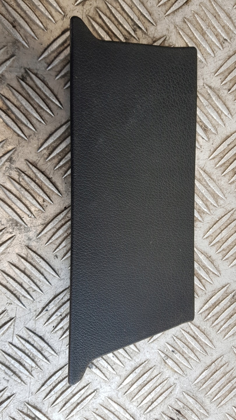 MERCEDES W212 spoiler upholstery right or left rear part