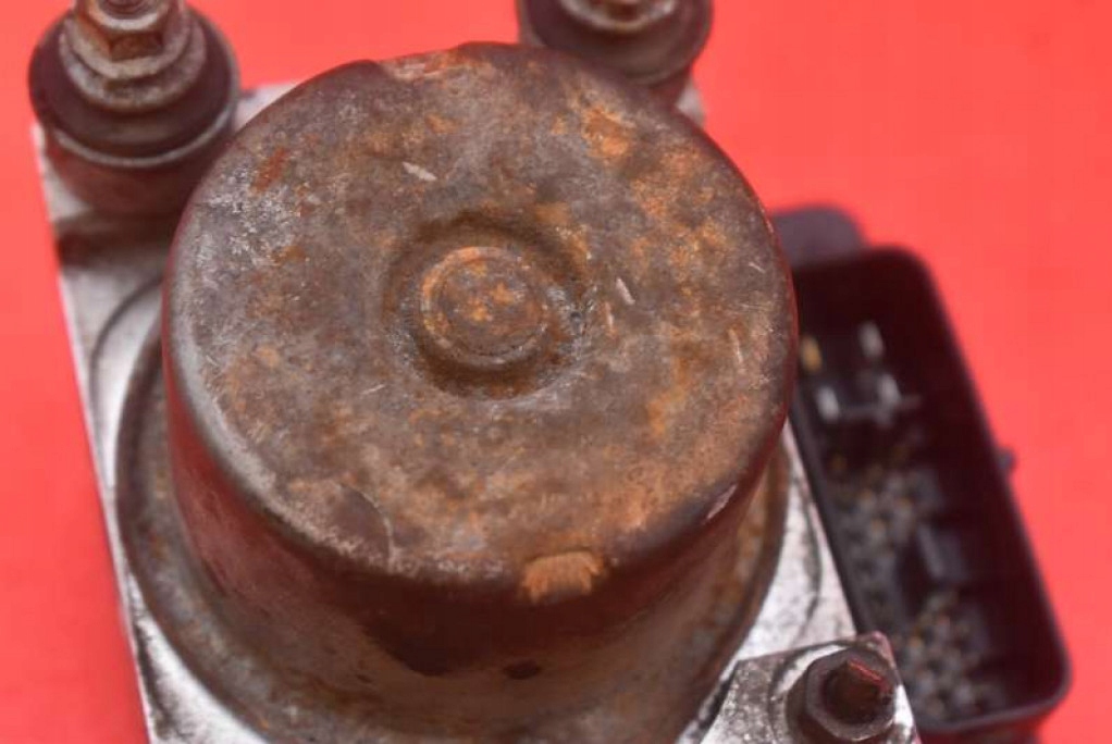 pump ABS MN102311 MITSUBISHI OUTLANDER 1 and 2.0 16V 4X4 136 KM 01-08