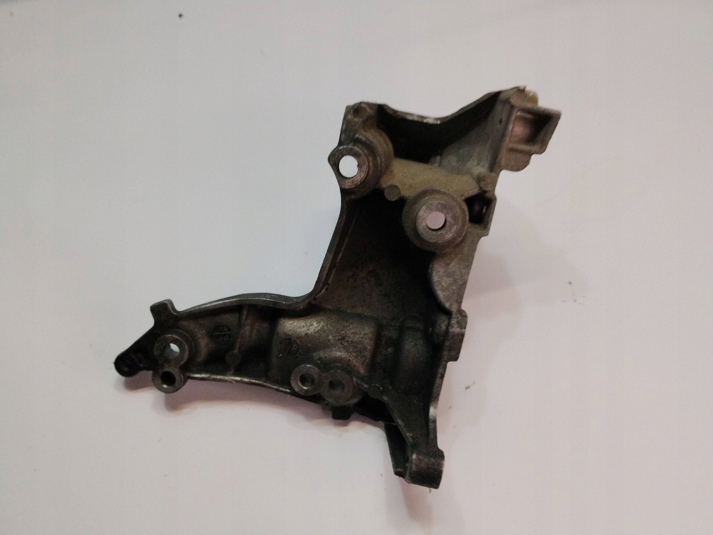 supporto alternatore Peugeot 9685991680