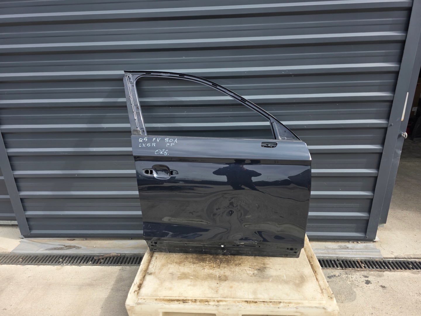 door right front AUDI Q5 FY 80A LX5R original !!!