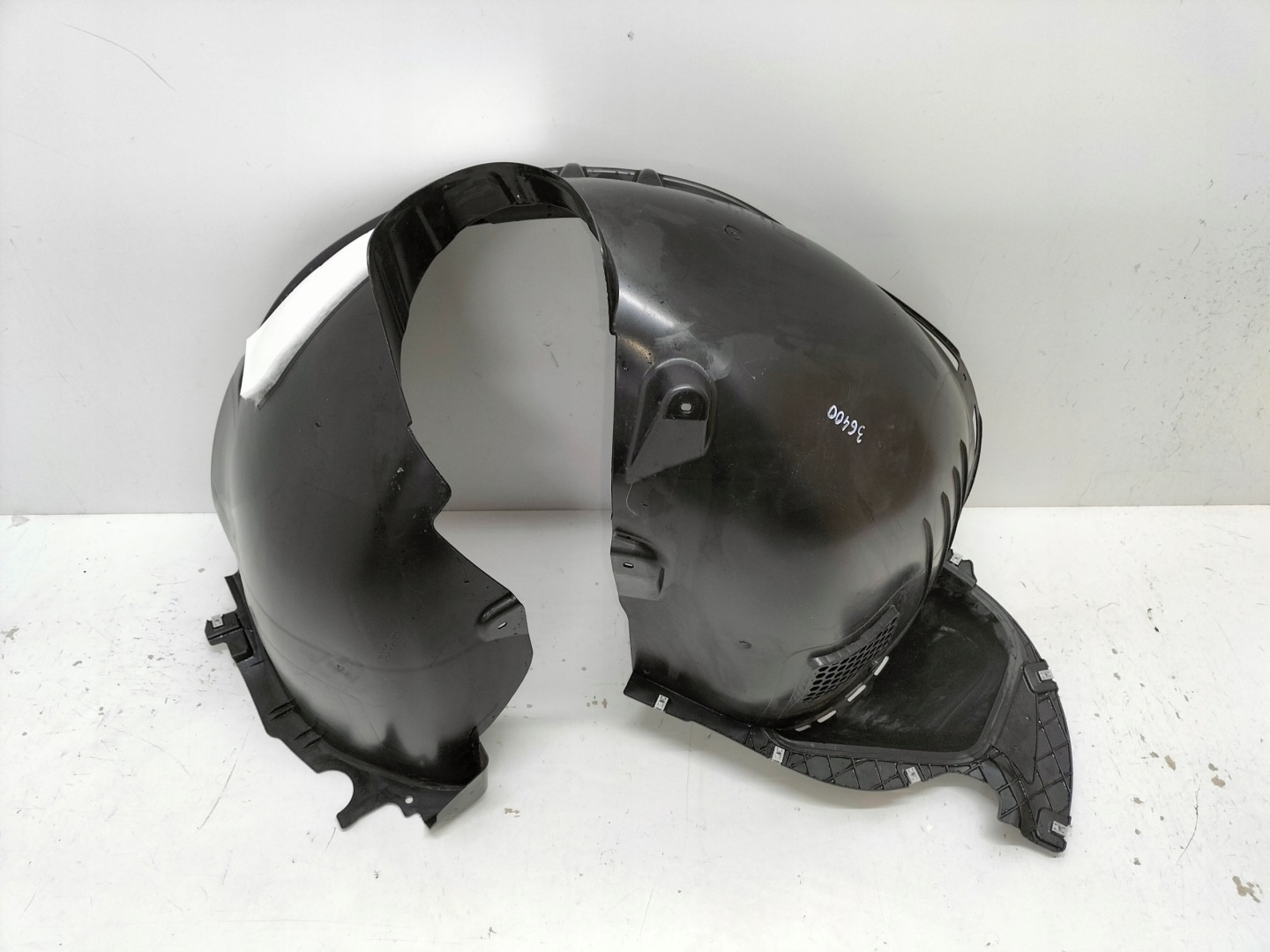 mudguard front front left VW TIGUAN III 24