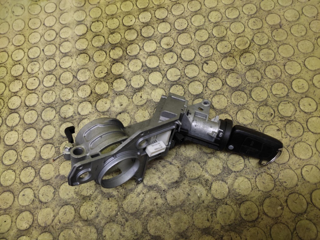 OPEL ASTRA H ignition key 2421430