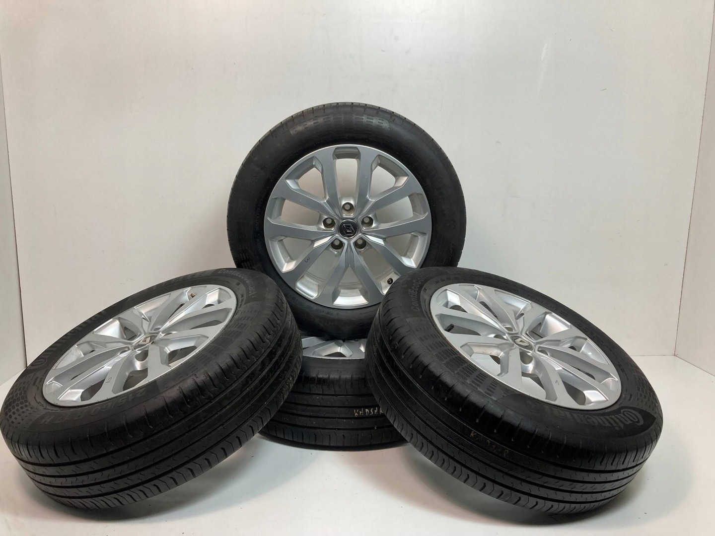 Renault Kadjar discs wheels tyres 17 cali 403004770R