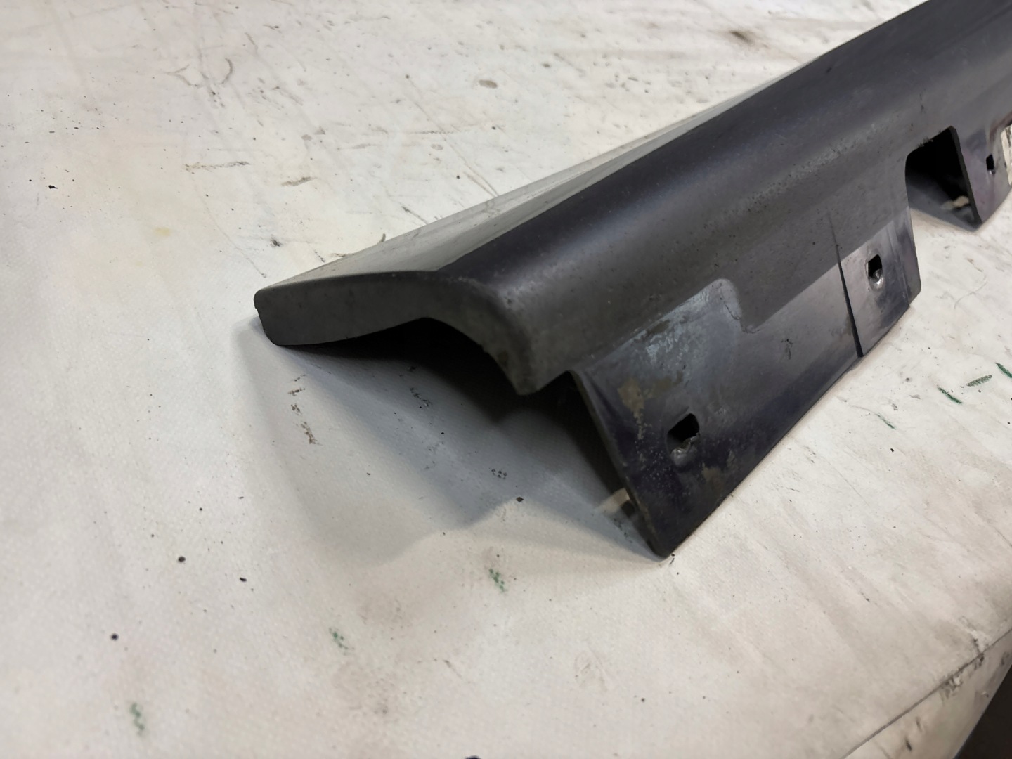 moulding threshold left BMW E90 7906507 k: A22