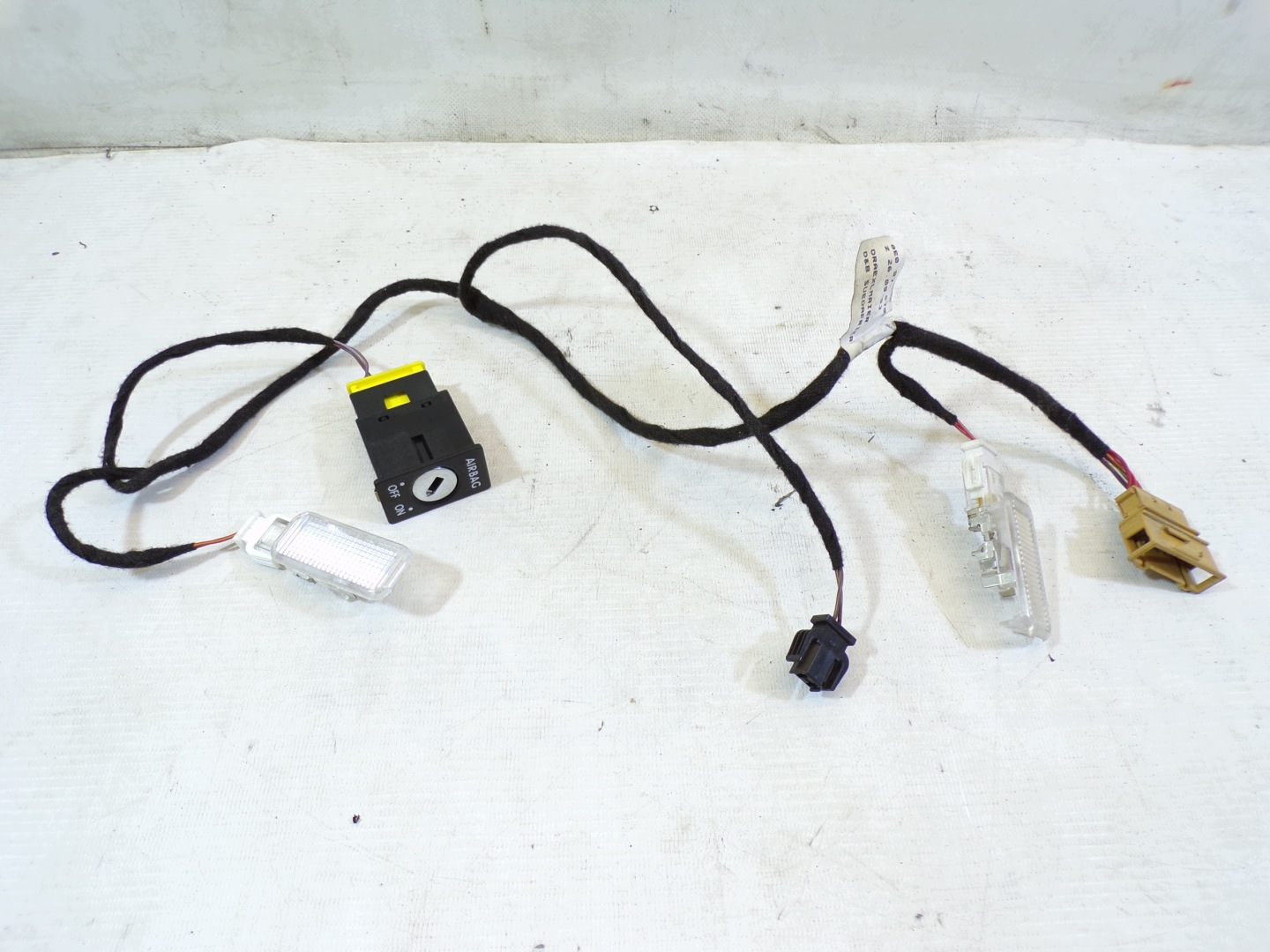 bundle passenger compartments of the passenger airbag AUDI A4 B7 8E0971679N
