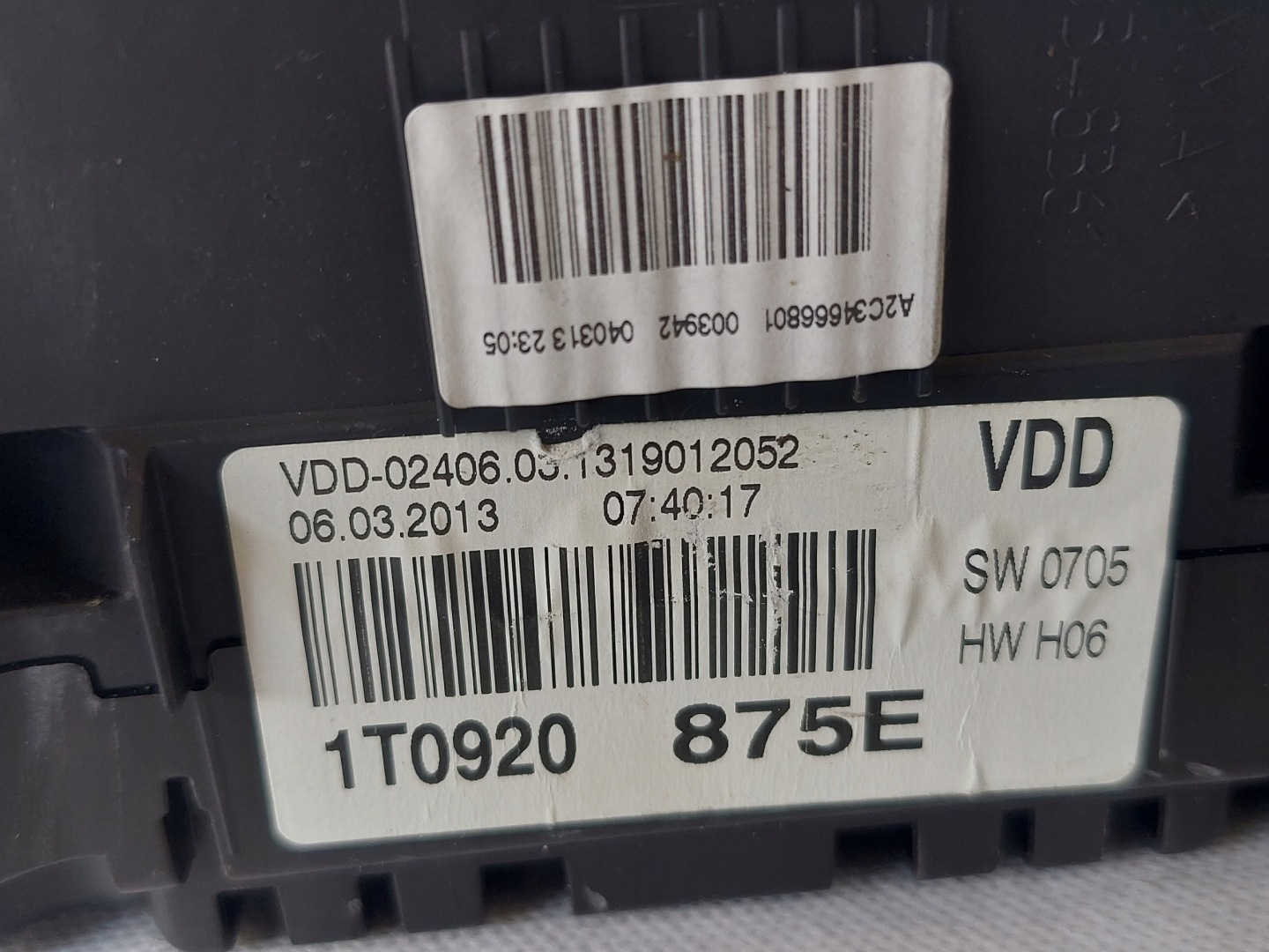 dials clock TOURAN II 1.6 TDI 1T0920875E