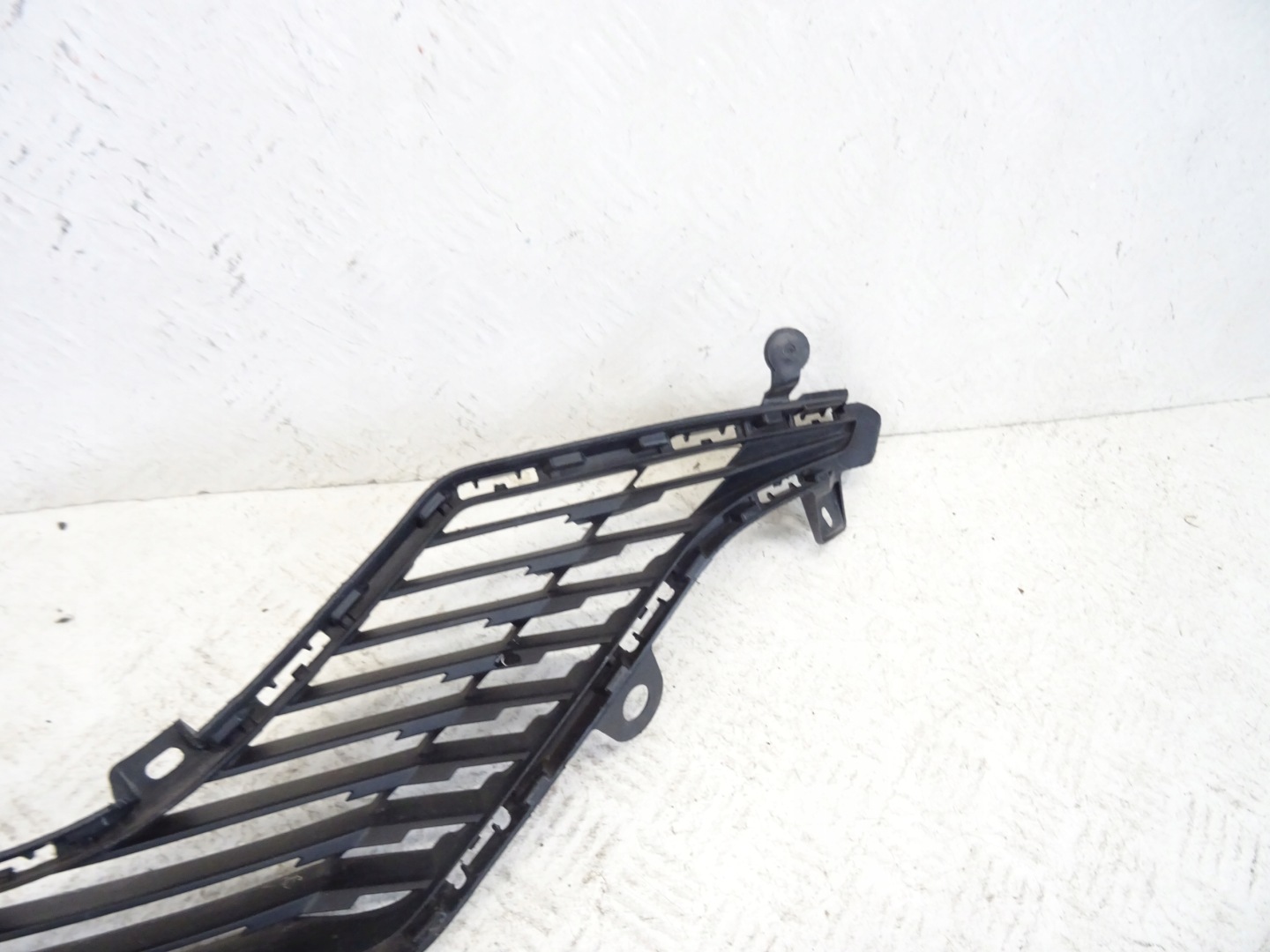grid of a bumper front front central PEUGEOT 208 II 9823209880