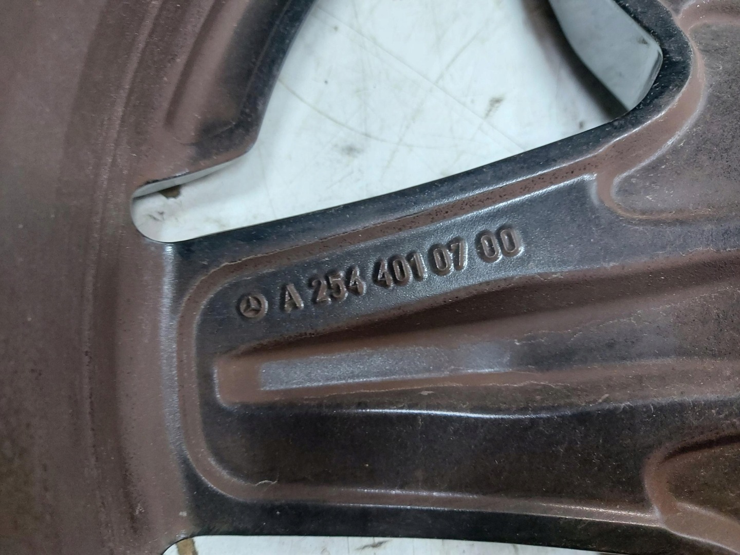 Mercedes W254 GLC 220d disk disk 285/40 R20 A2544010700