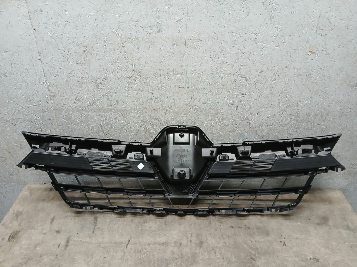 maska RENAULT EXPRES nova original 622565187R