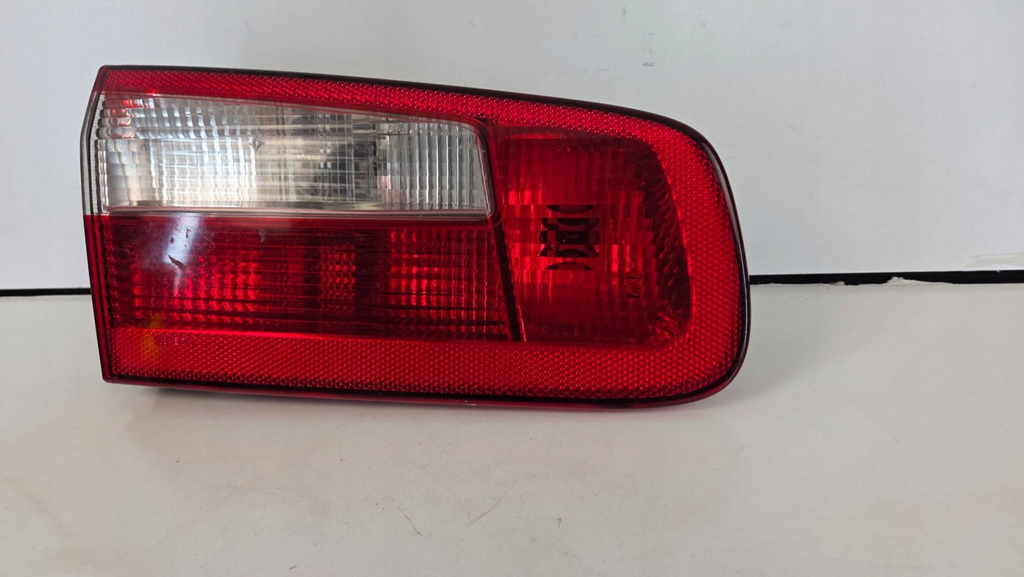 Renault Laguna II 2 HB light rear rear part left to the bonnet