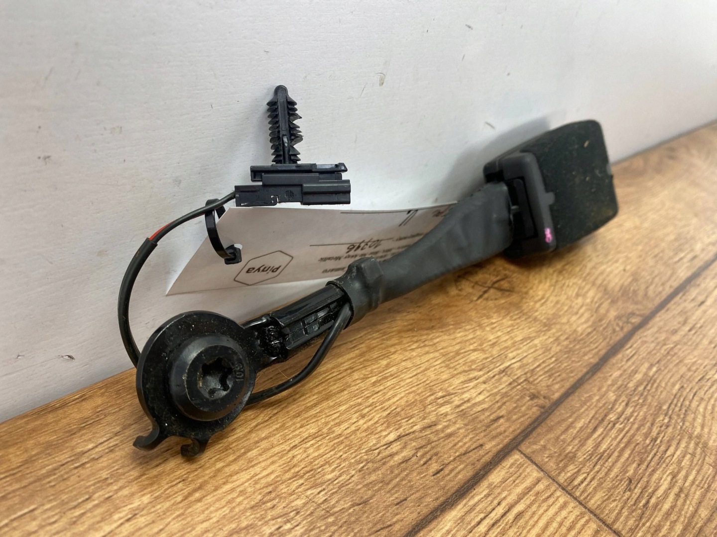 Klamra Armature Avant Chevrolet Camaro 2016+