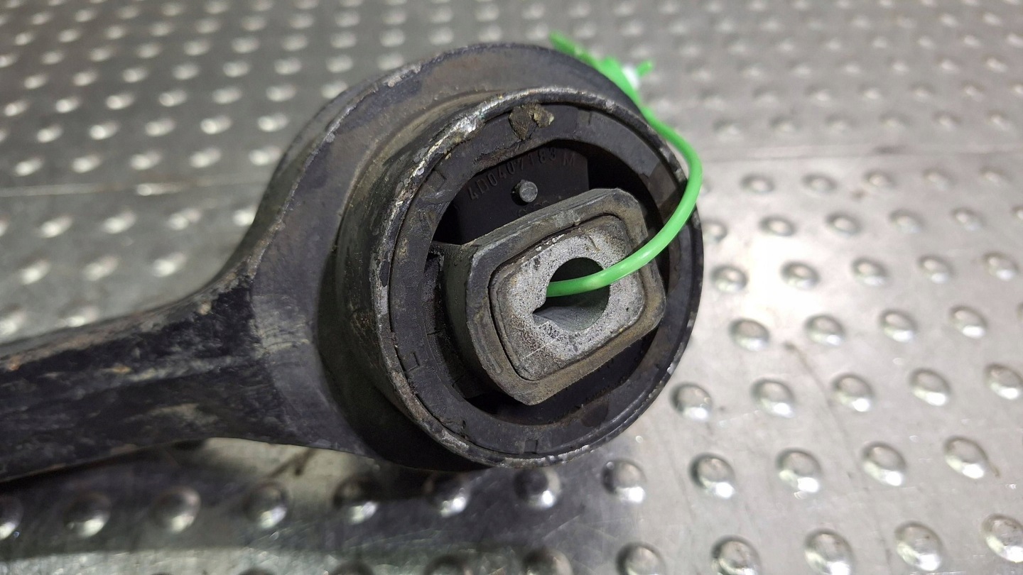 Querlenker rechts vorne 8D0407696C AUDI A4 B5