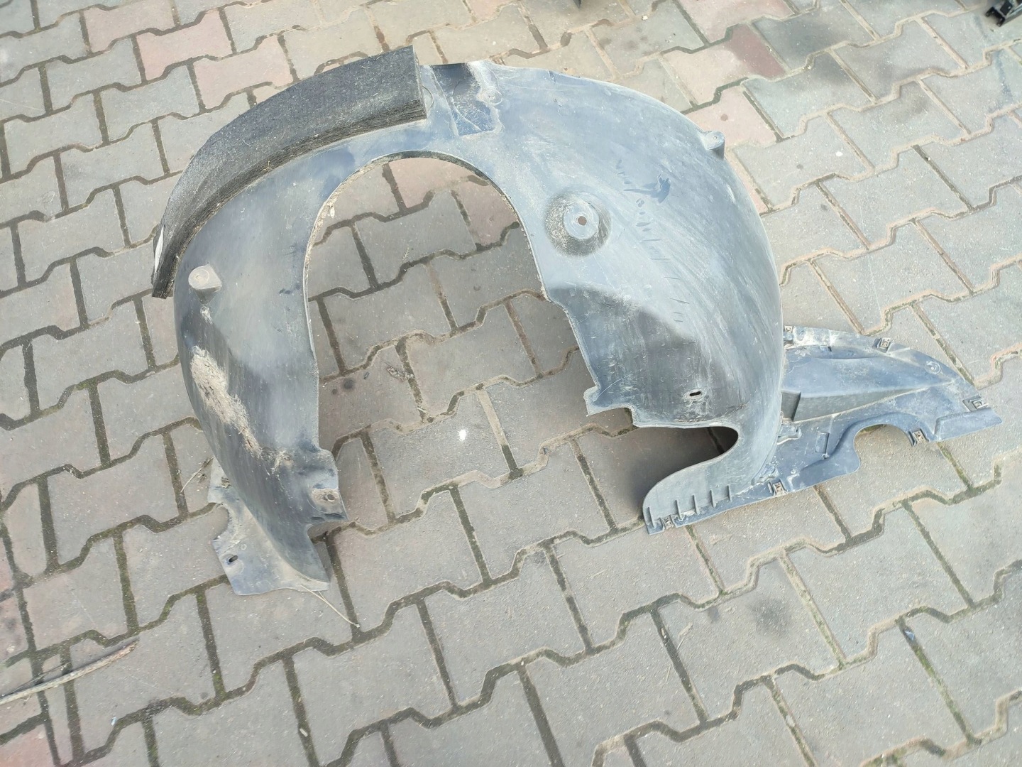 Seat Arona 2019 front left mudguard front