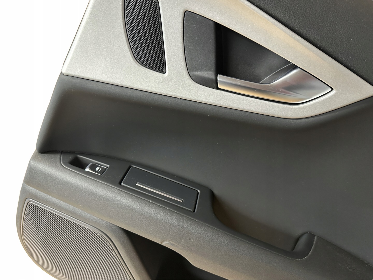 AUDI A7 4G side door right rear part leather