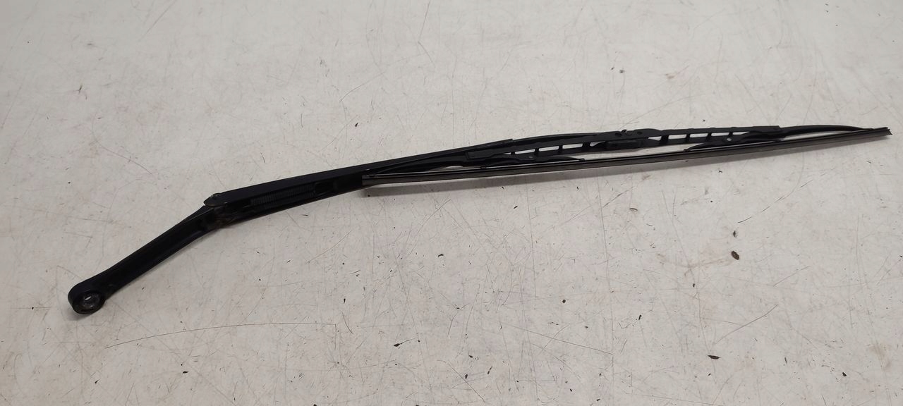 wiper arm left Audi A6 C5 2,5 TDI sedan