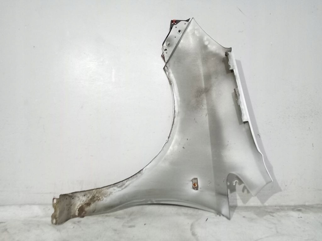 Opel Corsa D fender right Y474