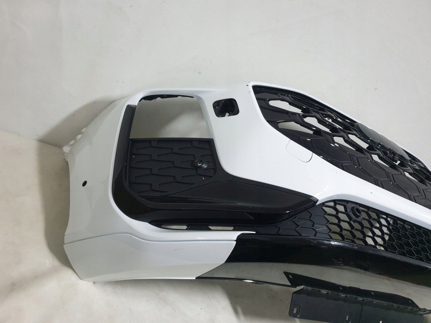 AUDI Q3 III 83H S-LINE 25-> bumper front front 6xPDC washers 83H807437D