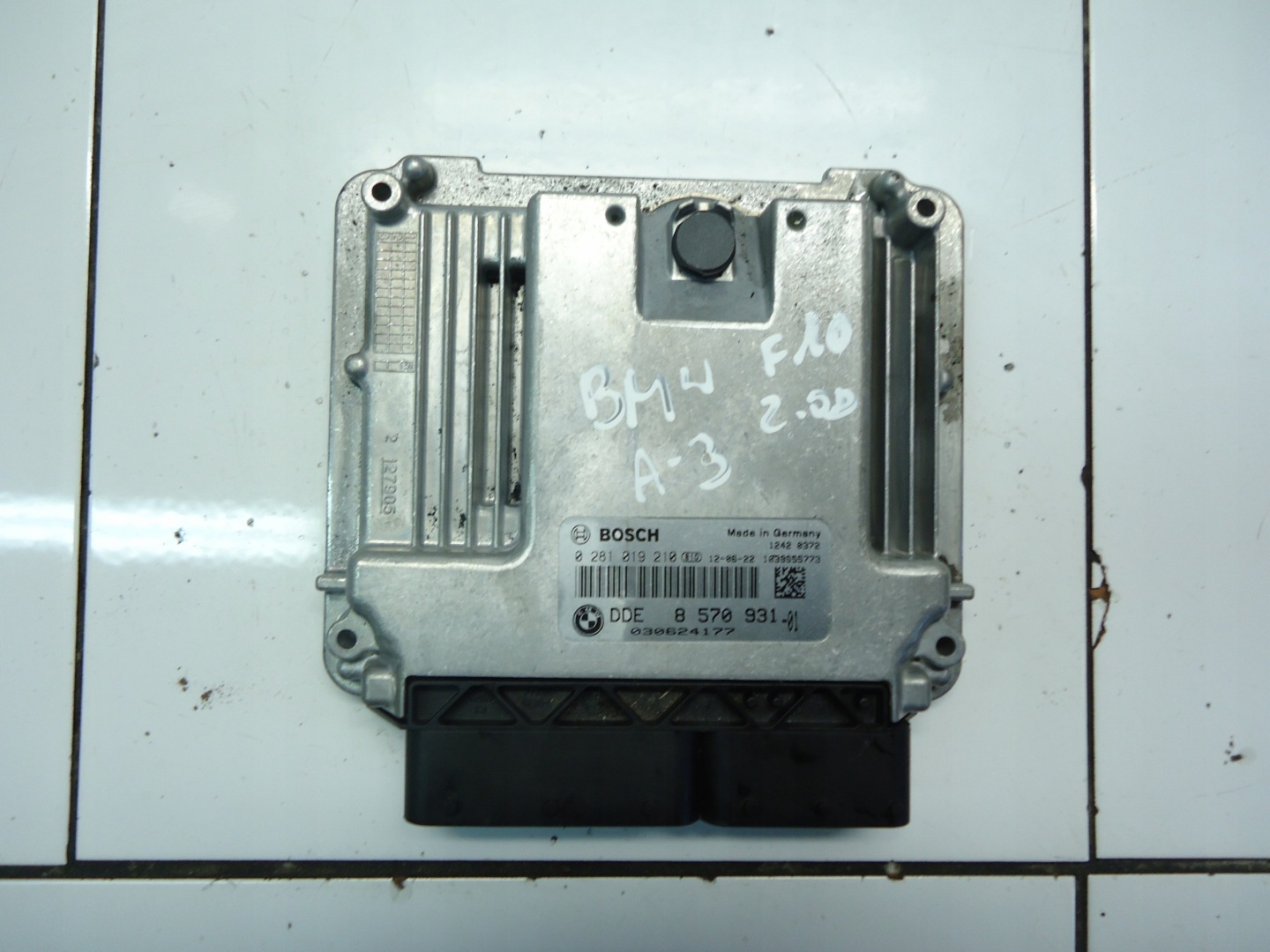 BMW 2.0D N47D20 computer control unit of the engine 8570931