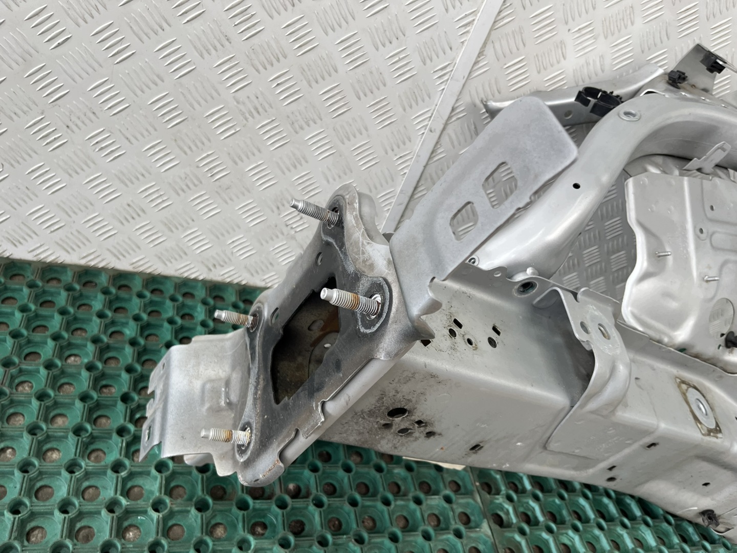 FORD FOCUS MK4 18-22 quarter right FARTUCH placement NOSEK front OE
