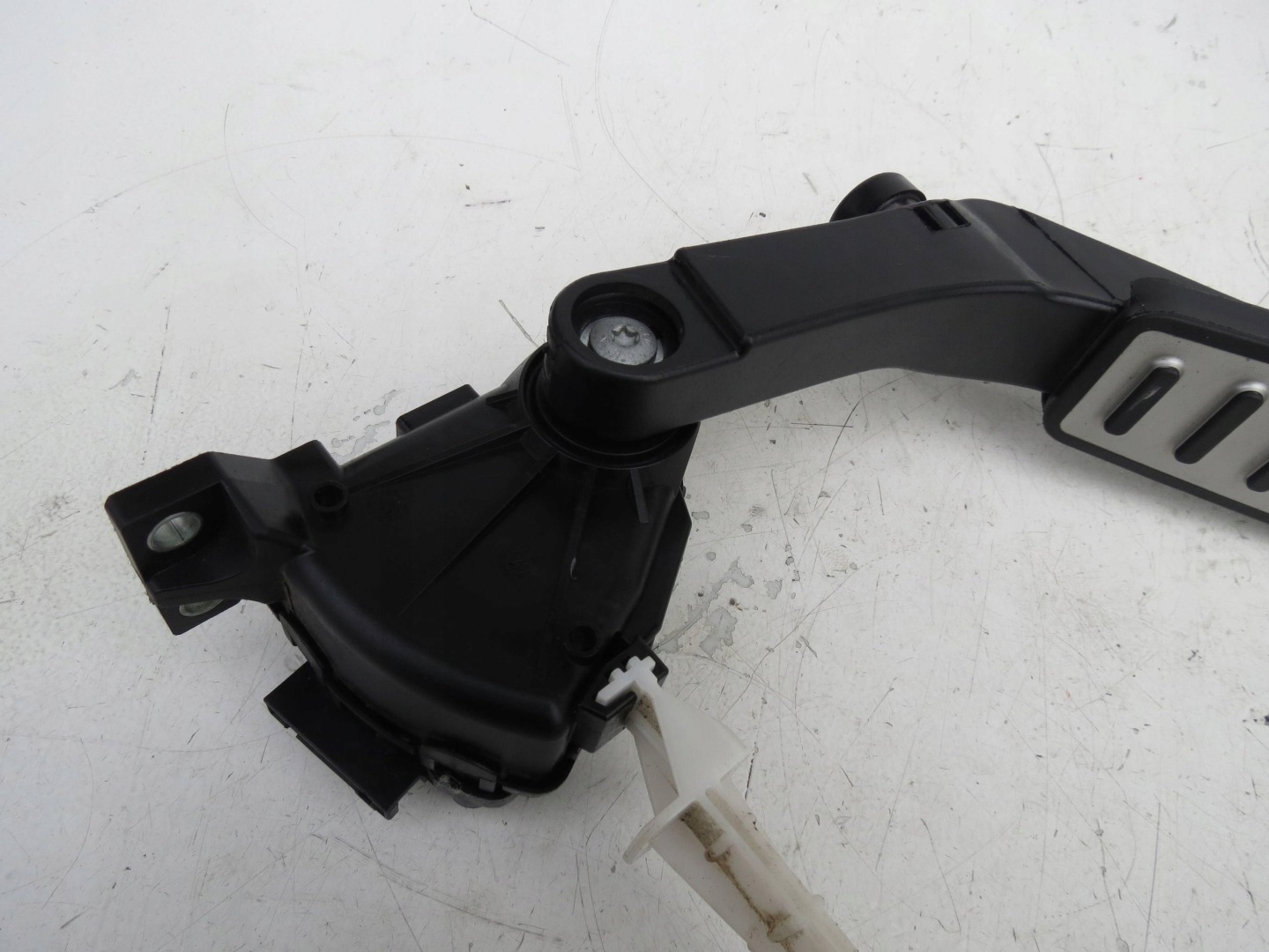 accelerator pedal PORSCHE CAYENNE and 7L5 4.8 V8 6PV00802624