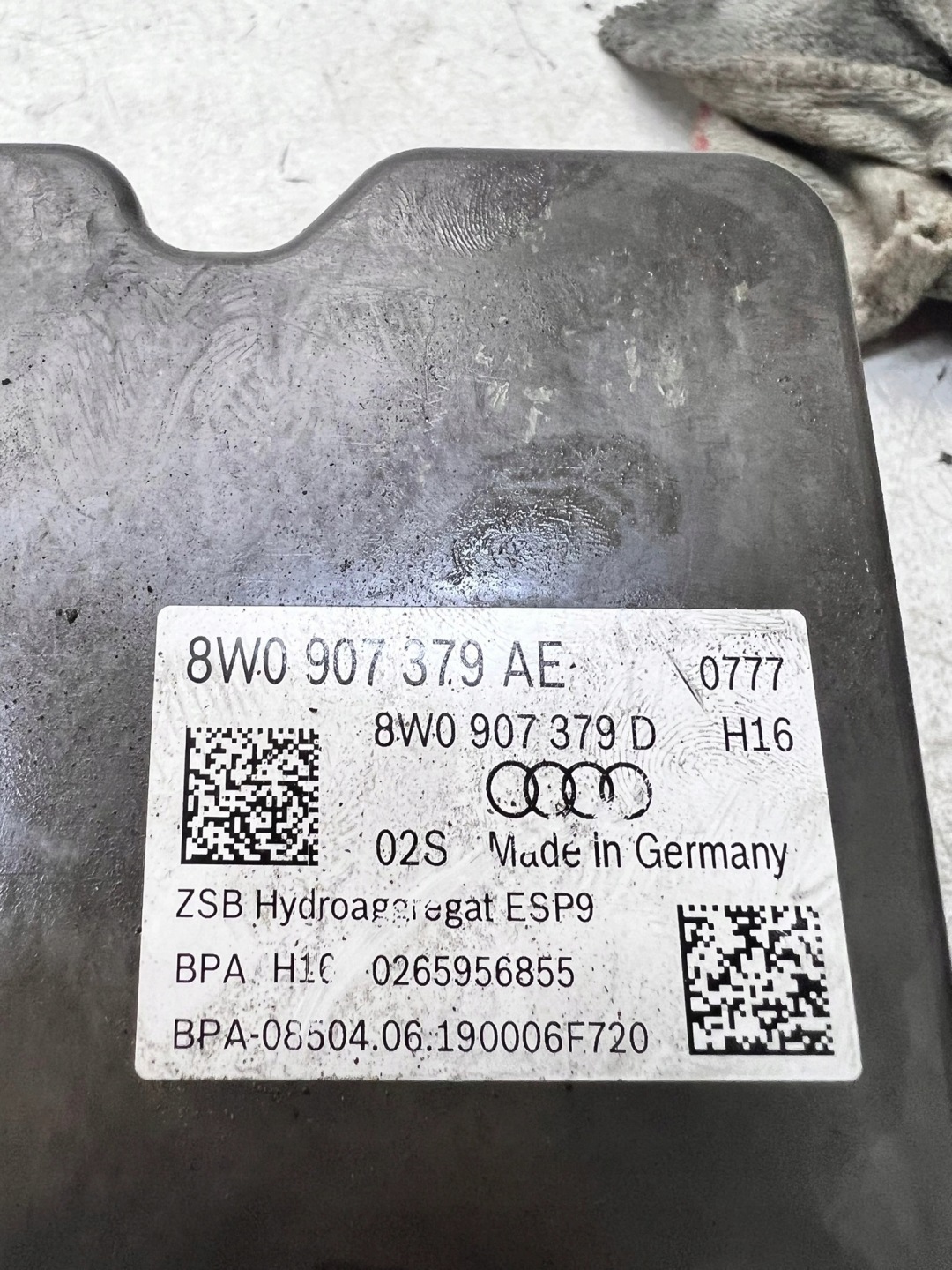 pump control unit ABS ESP AUDI A4 B9 A5 8W 8W0907379AE 8W0907379D