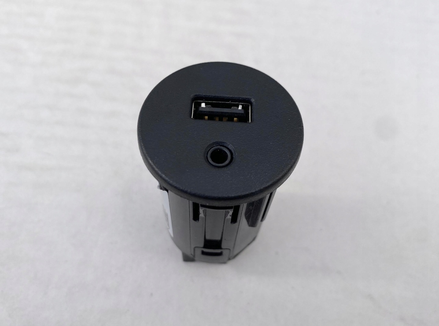IVECO DAILY DUCATO BOXER JUMPER 14- adapter AUX USB in the dashboard KONSOLE