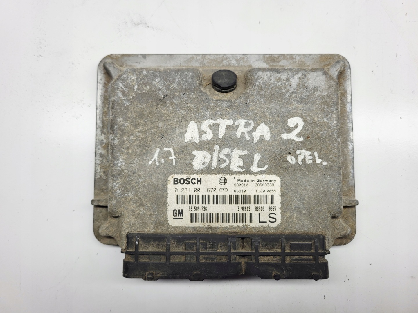 computer control unit of the engine OPEL ASTRA G II 1.7 DTI 90589736 0281001670 LS