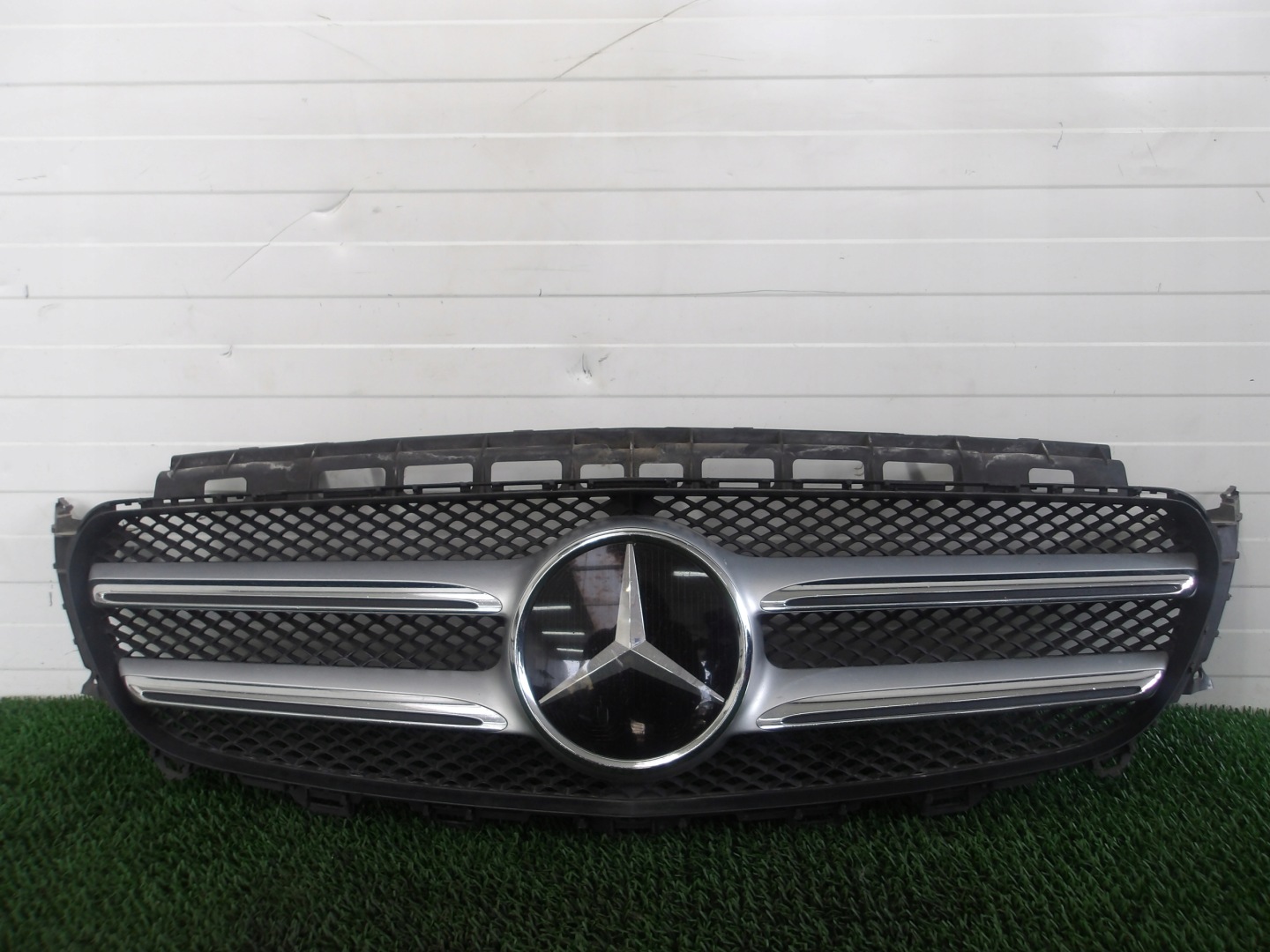 MERCEDES E-KLASA W213 18-22 grill grille front front below DISTRONIC OE