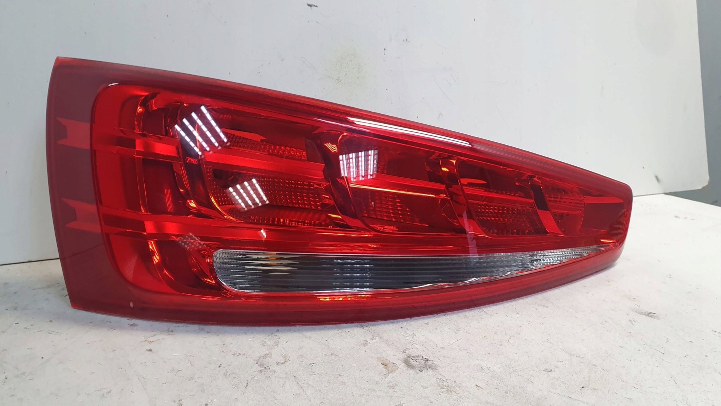 light rear part left 8U0945093 AUDI Q3 11