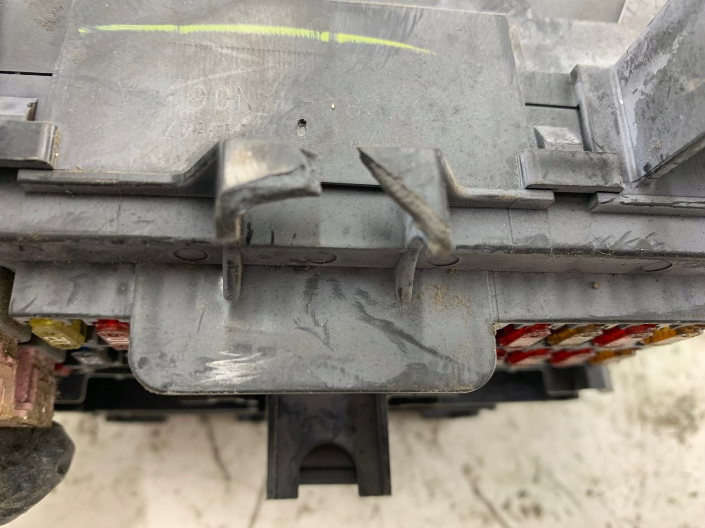 FORD MAVERICK II MAZDA TRIBUTE and fuse box YL8414N068AG